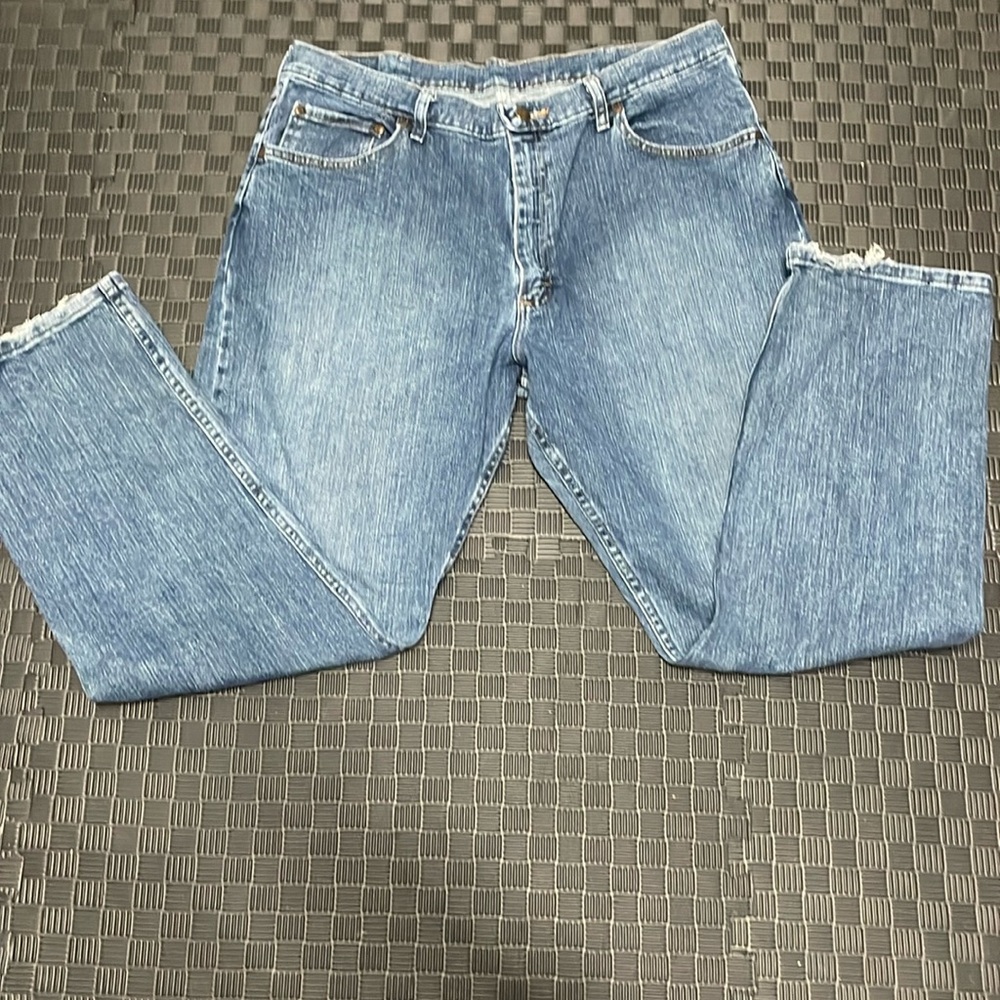Wrangler 38 x 30 blue jeans